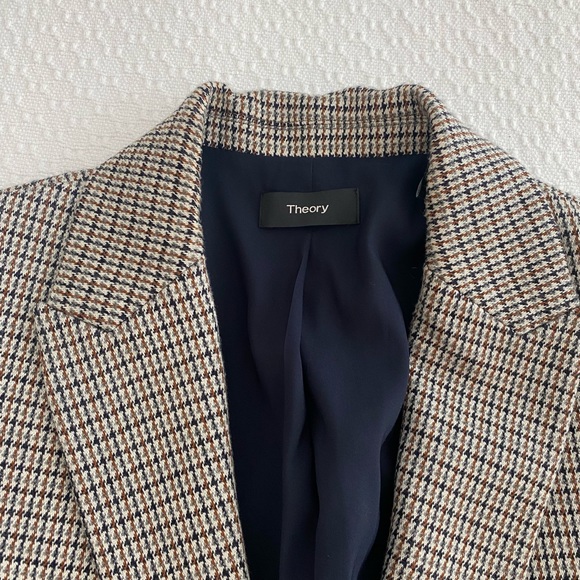 Theory Blazer - size 6 - Picture 3 of 10